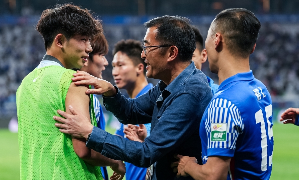 上海申花球员展现超群实力，获得赞誉