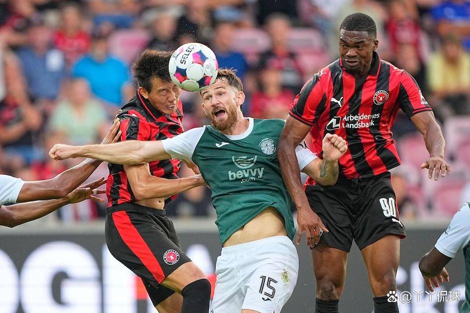 精心策划的比赛中球员们奋力拼搏，展现出色实力的简单介绍