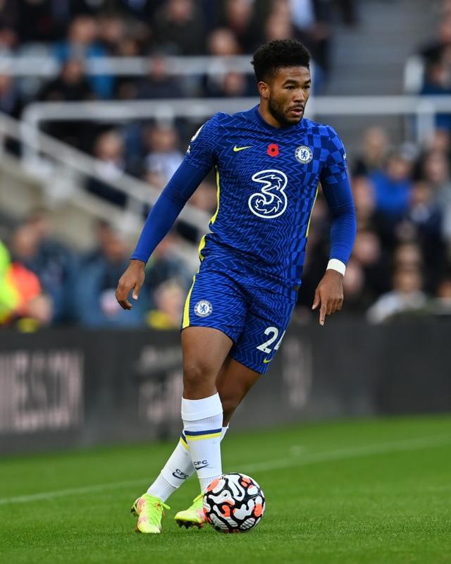 英格兰球星伤愈复出，球队士气大振