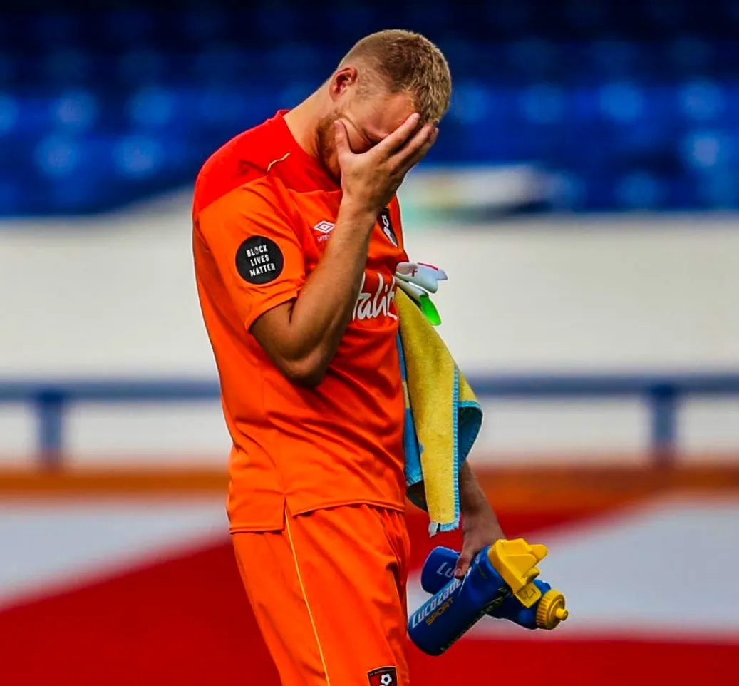 包含斯特拉斯堡客场不敌洛里昂，遭遇意外失利的词条