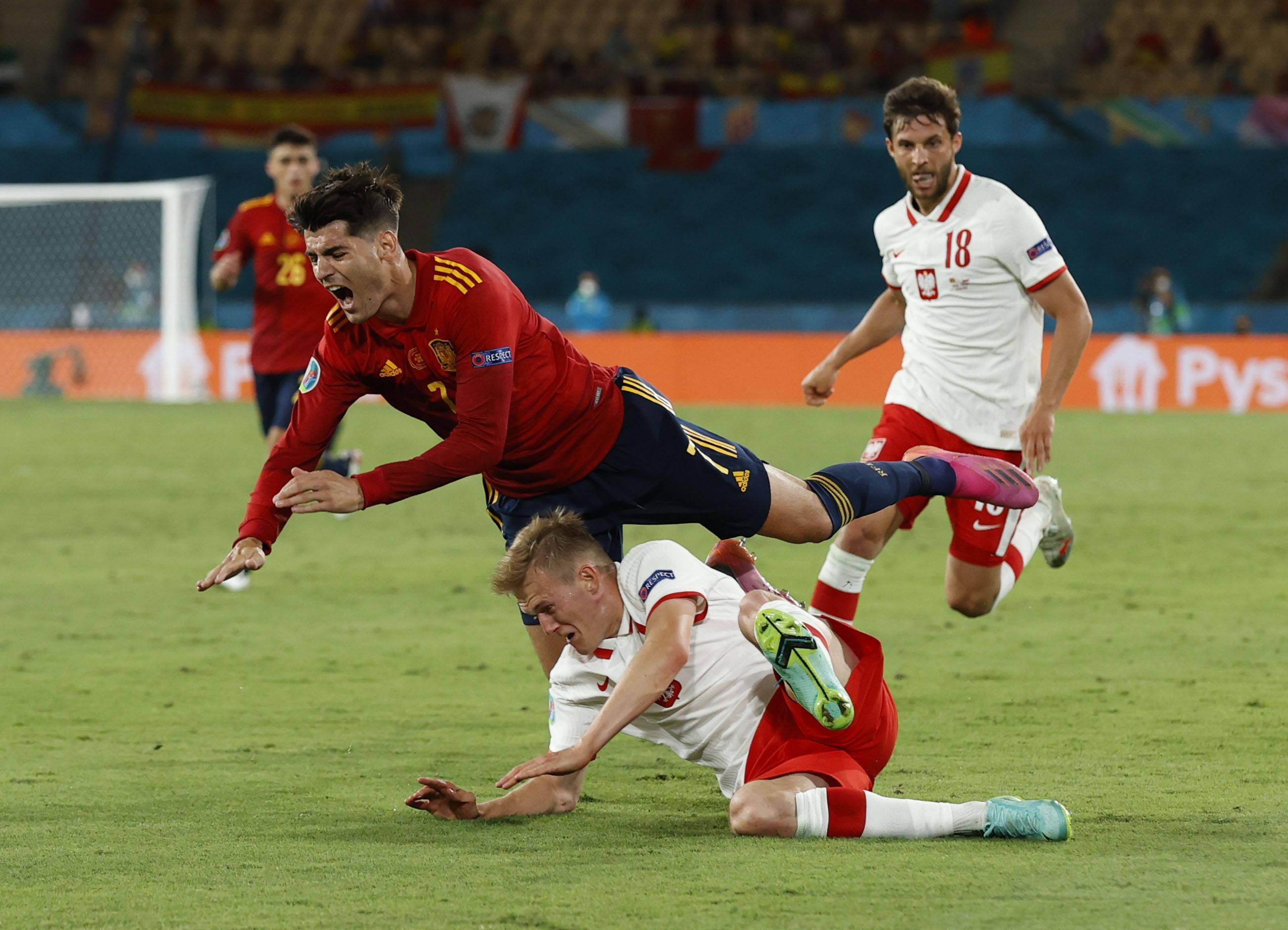 包含罗马尼亚惨负波兰，出线前景渺茫的词条