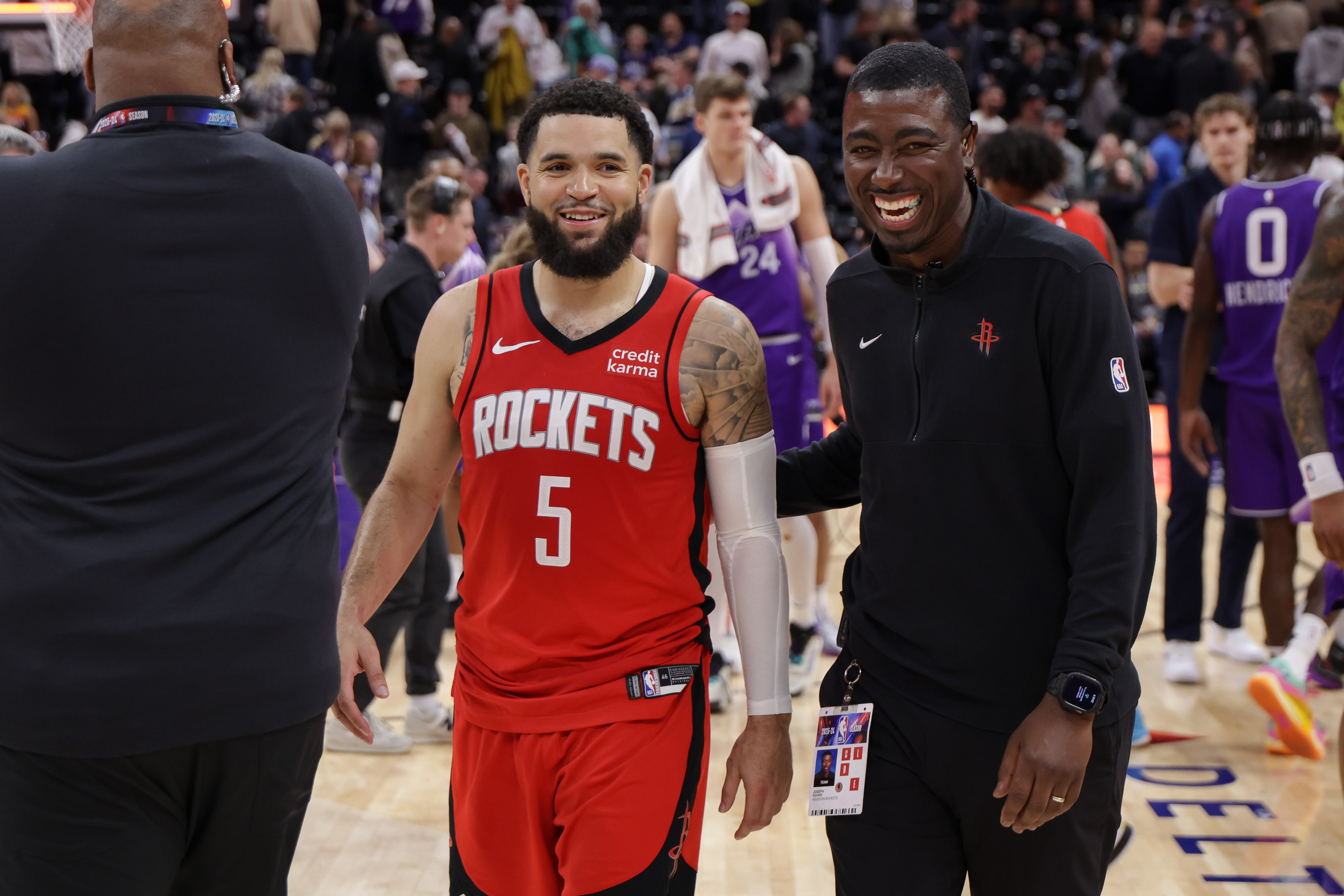 关于球队经理公开表态，决心引进新球员提升整体实力的信息