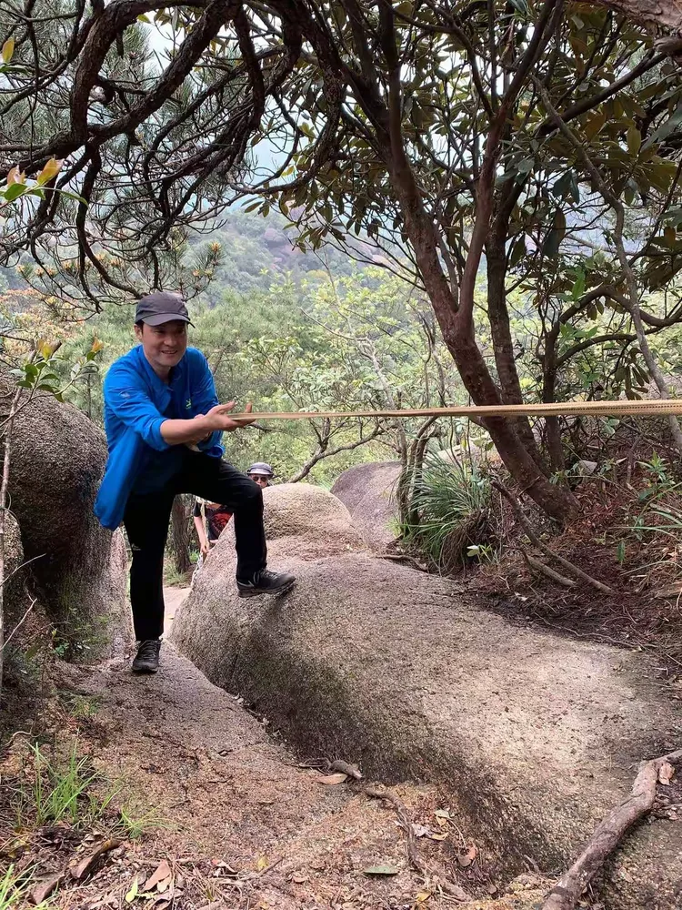 惊险刺激！球员们在场上呈现出无穷魄力