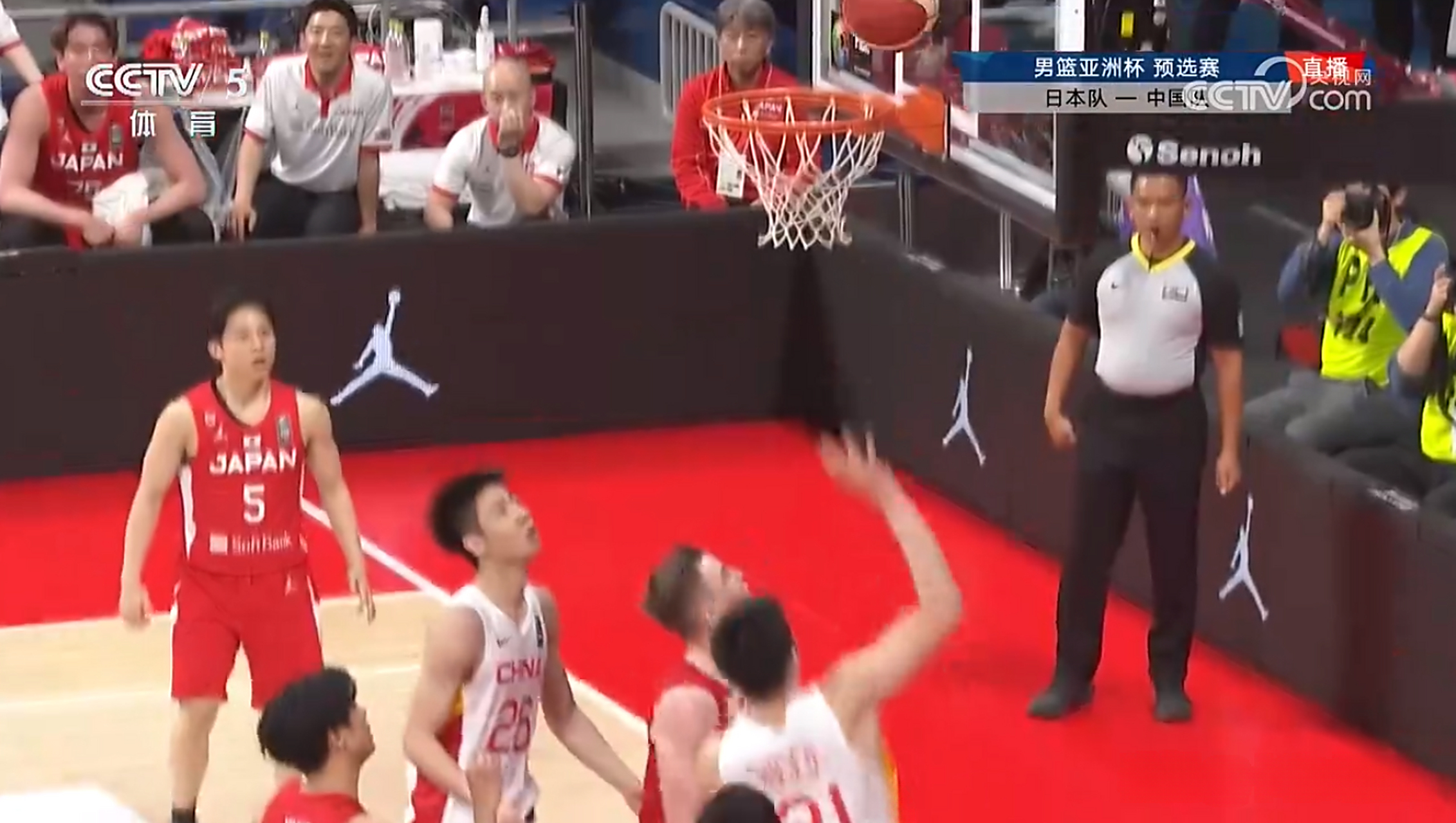 云南男篮顽强拼搏，击败对手！