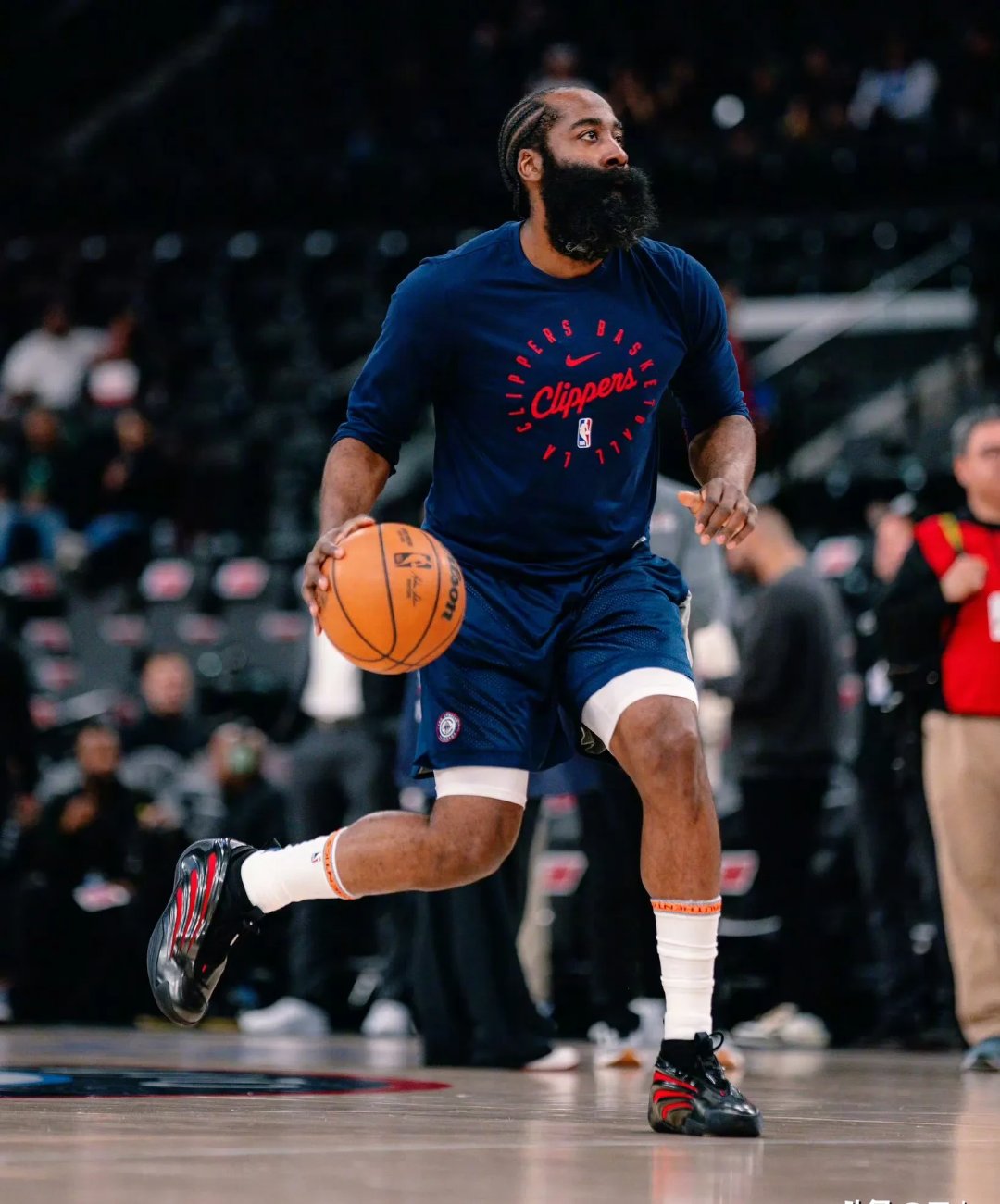 包含哈登：我从未考虑过换队依然全力以赴为火箭赛季出线的词条