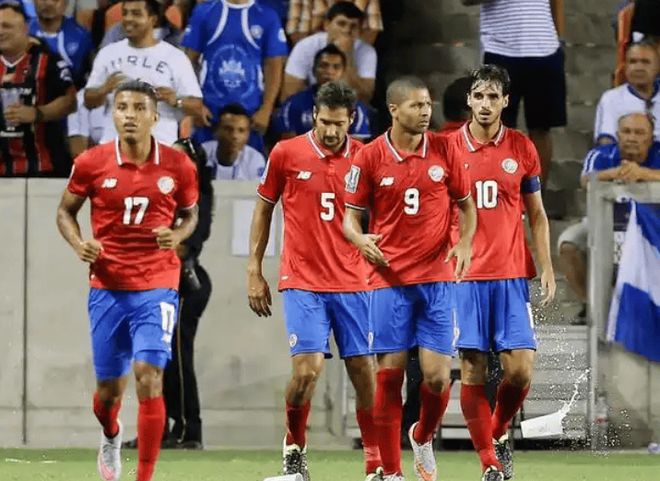 包含阿尔梅里亚逆袭客场，击败对手的词条