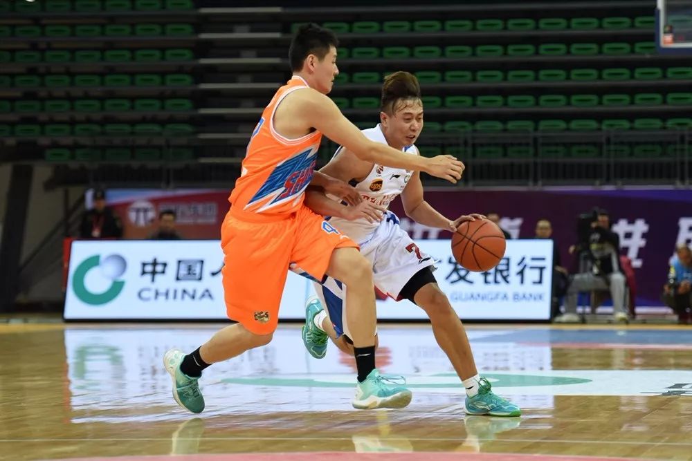 江苏队大胜天津队，实现赛季首胜