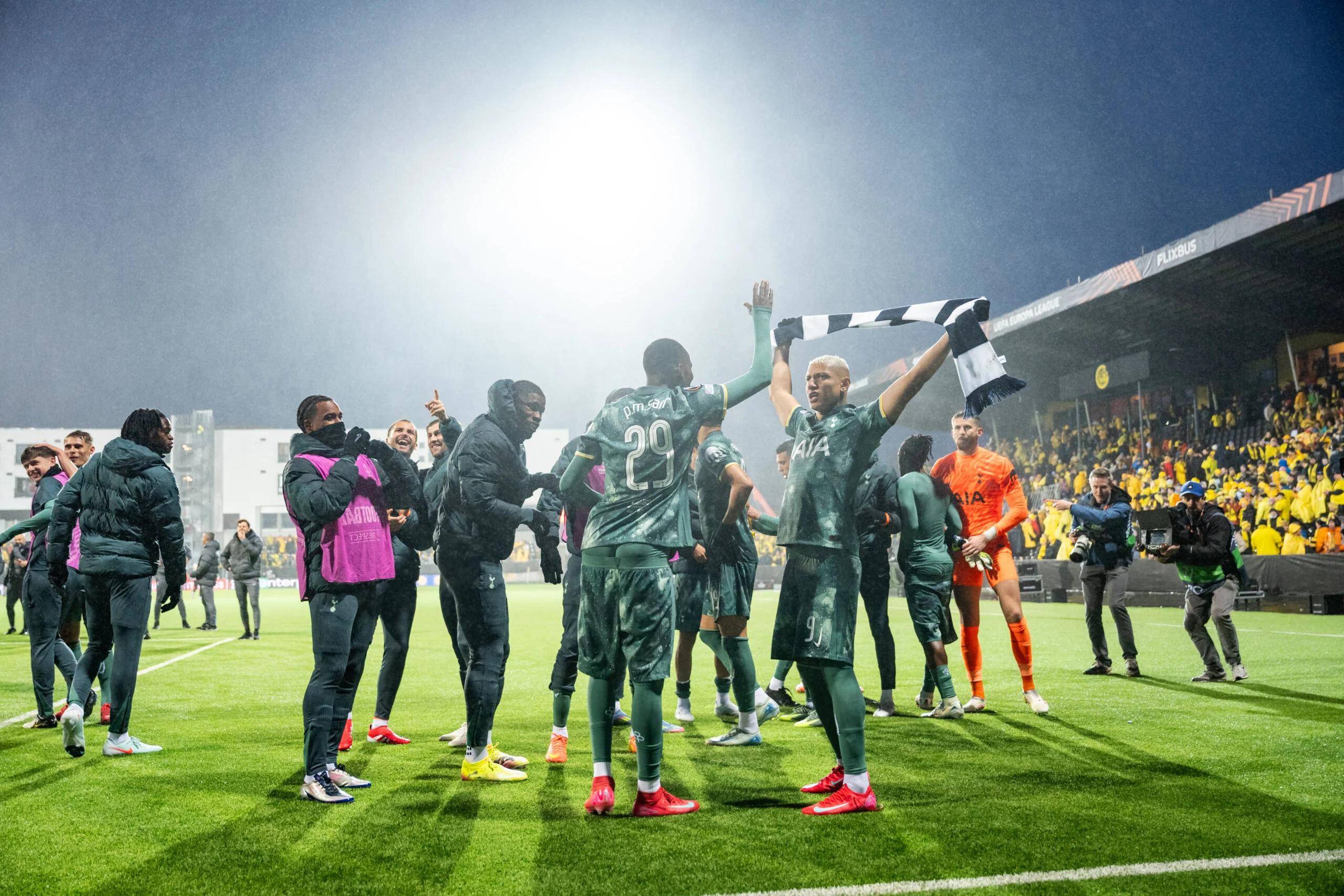 托特纳姆热刺中场成功复出，助球队连胜的简单介绍